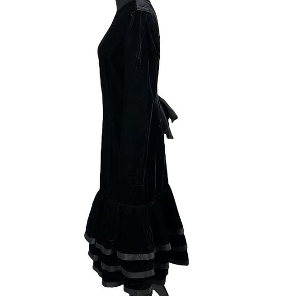 Vintage Louis Feraud Black Velvet Dress Low V-Back Ruffles Bow SIze 10 - Picture 4 of 16